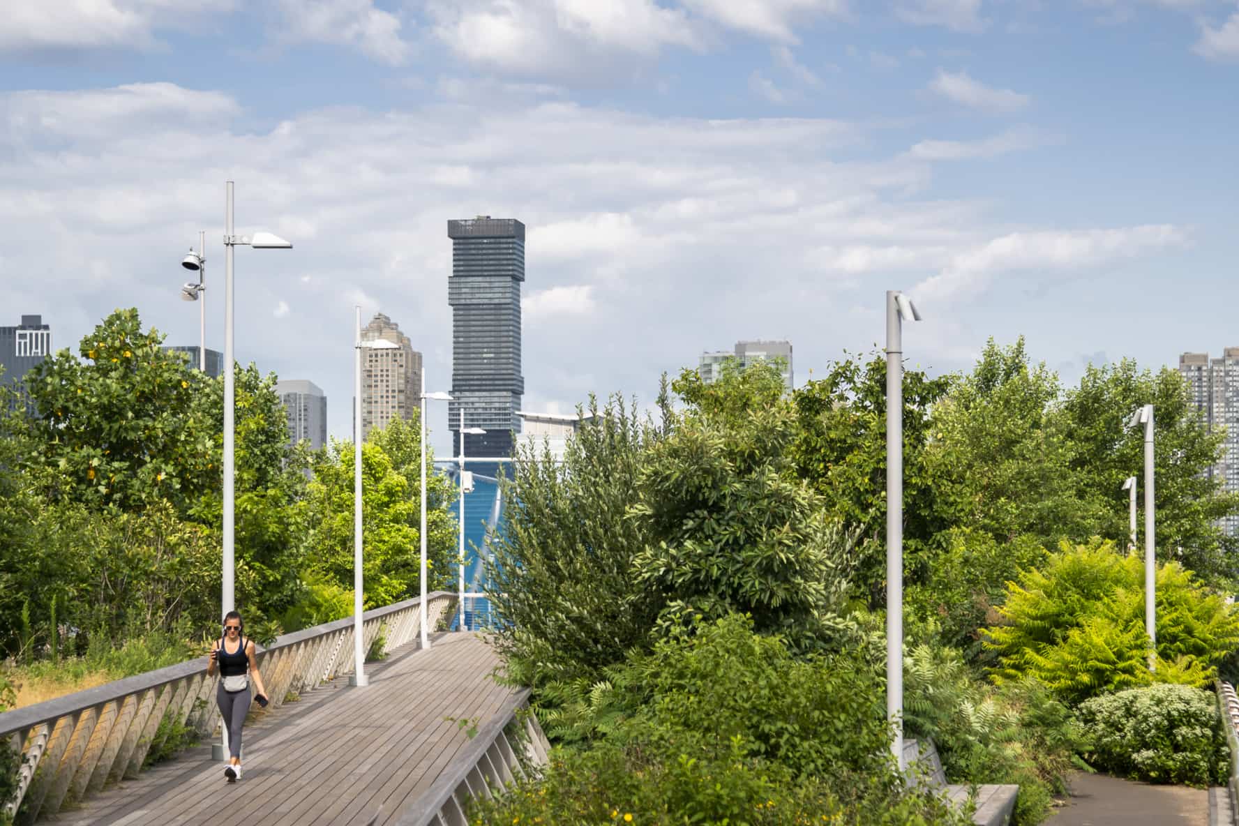 325 Hudson with easy access to Hudson River Trail